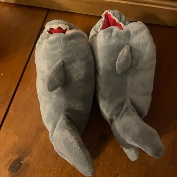 Old Navy Youth XL Shark Slippers 3/4 - Picture 4 of 7